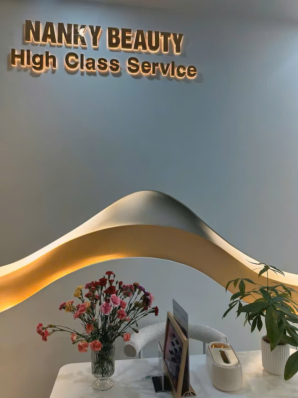 Dịch vụ nail chân và chà gót tại Nanky Beauty